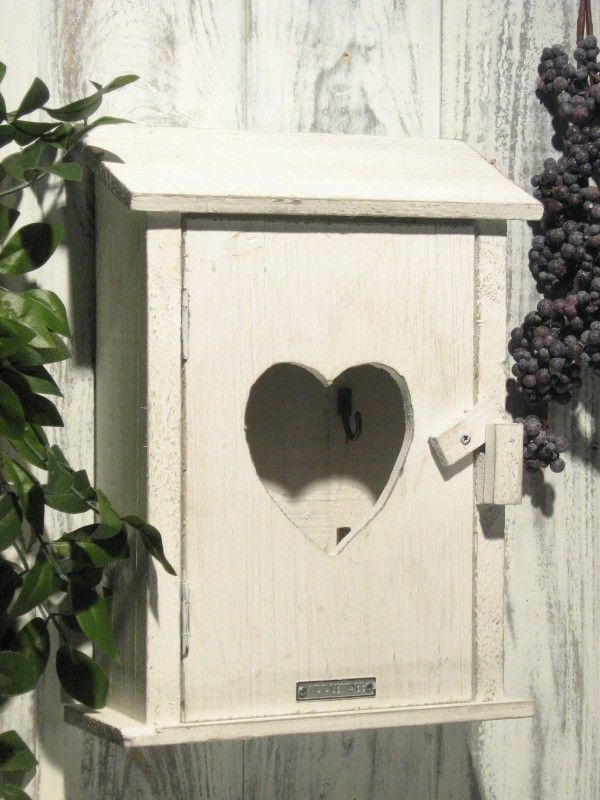 Dřevěná skříňka na klíče Heart