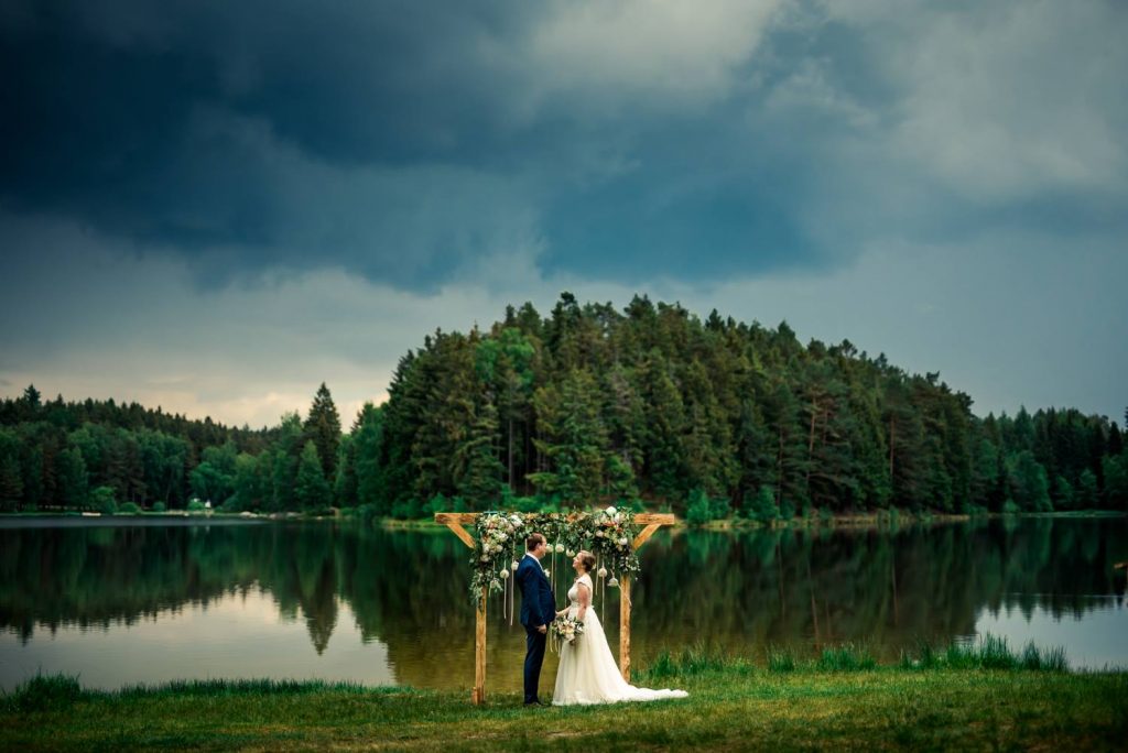 Svatební fotka - těsně před bouřkou