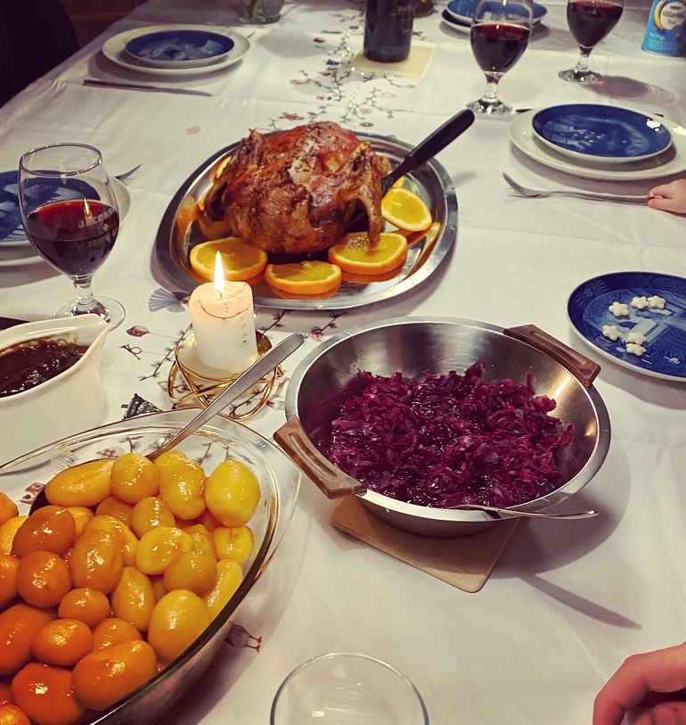 Na štědrovečerní večeři jsme si dopřáli tradiční dánskou kachnu